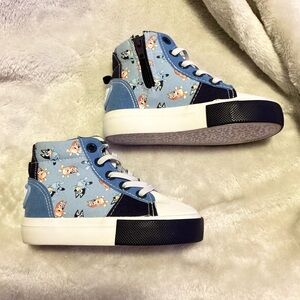 Size 8c Bluey Hightop sneakers